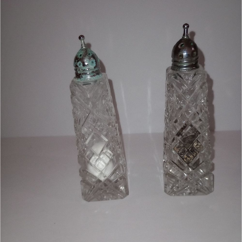 🧂Vintage Crystal Cut Glass Salt and Pepper Shakers